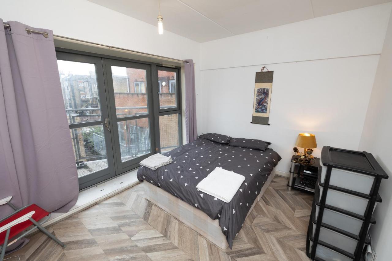 Jah Lodge Croydon Bagian luar foto