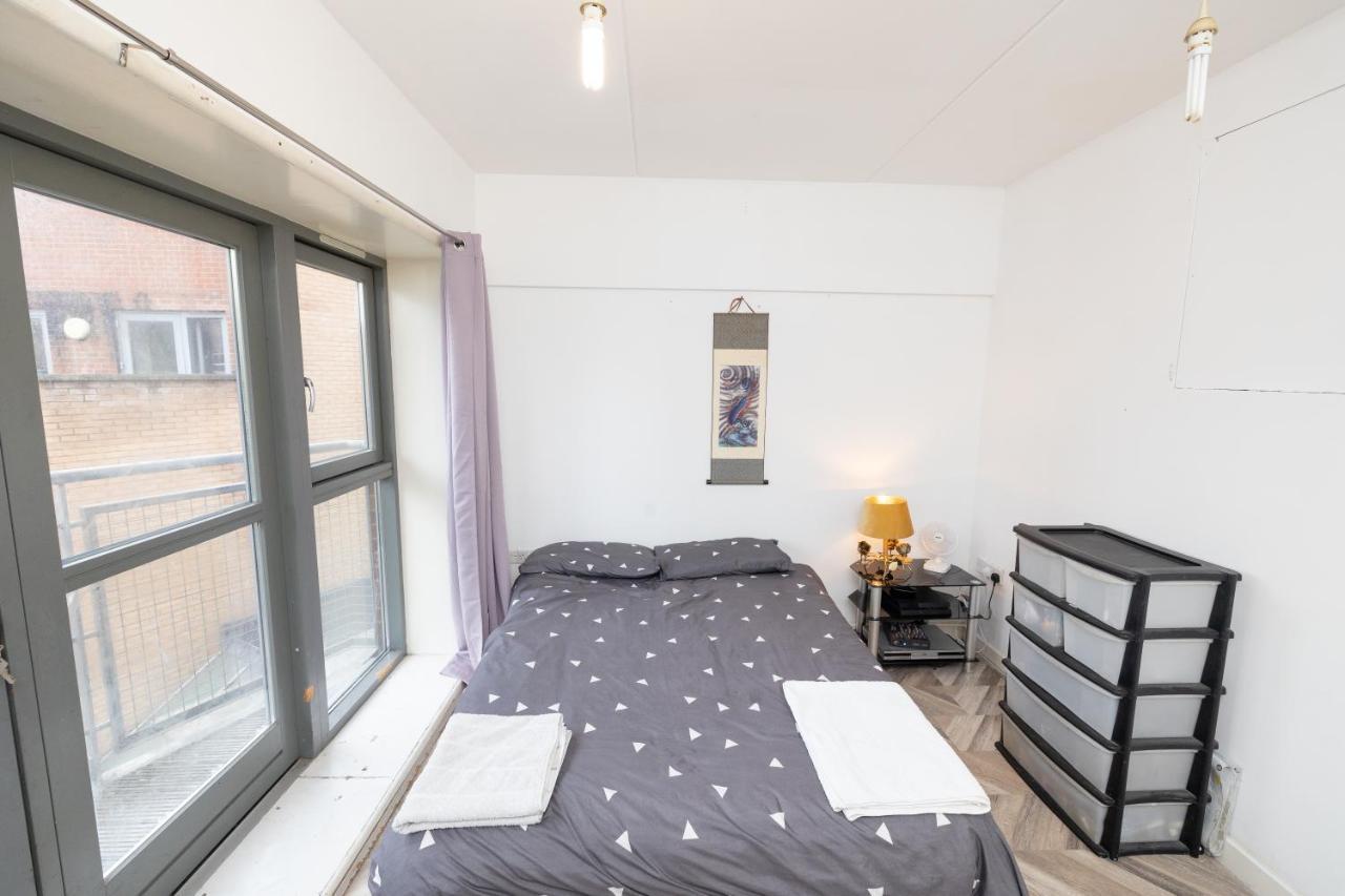 Jah Lodge Croydon Bagian luar foto