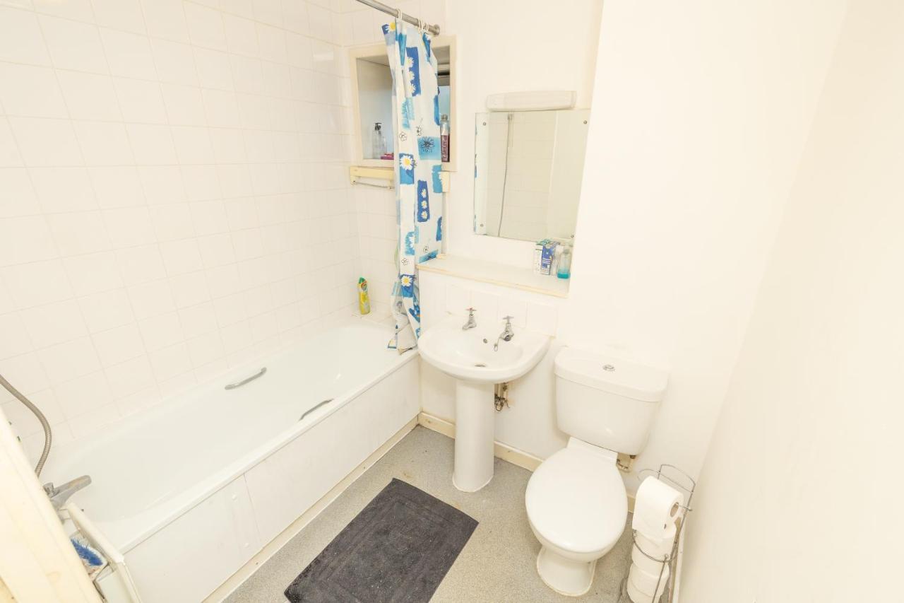 Jah Lodge Croydon Bagian luar foto